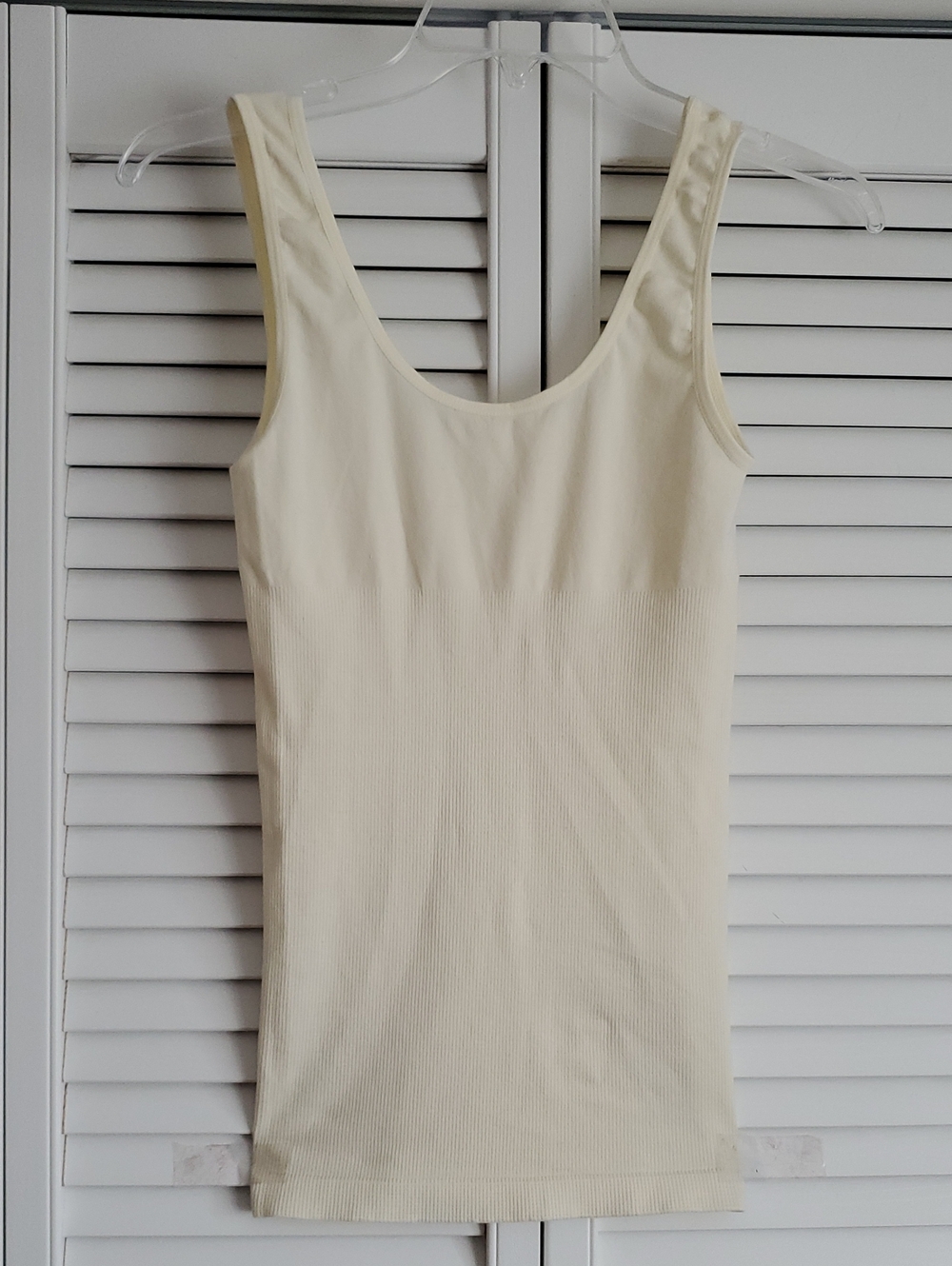 Coobie Scoop Neck Slimming Tank Top - Cream. NEW